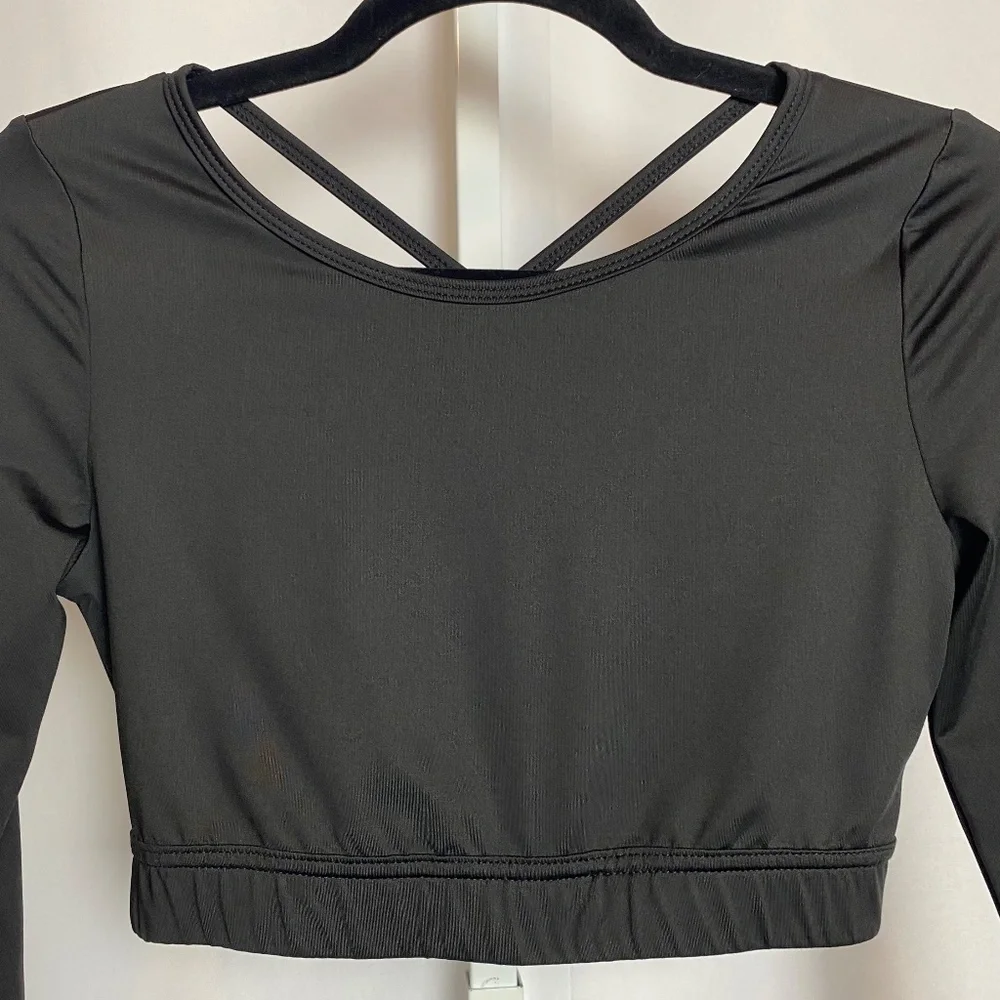 Womenʻs Black Long Sleeve Crop Top with Criss Cross Back Size Small